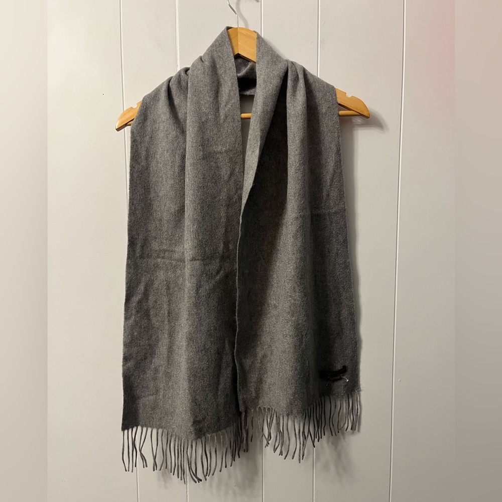 NWOT Louisa Perini 100% Cashmere Scarf Fringe Grey Gray New Soft Winter Neutral - Picture 2 of 5